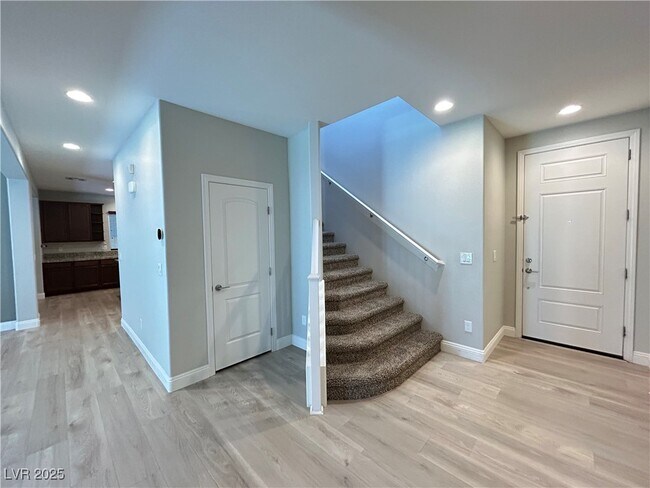 Building Photo - 6433 Willowstone St