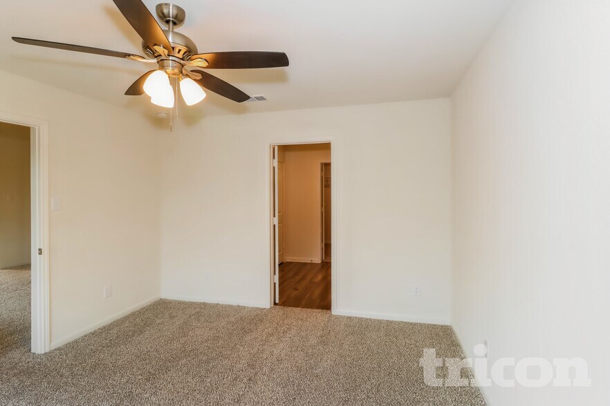 Building Photo - 204 Micah Ln