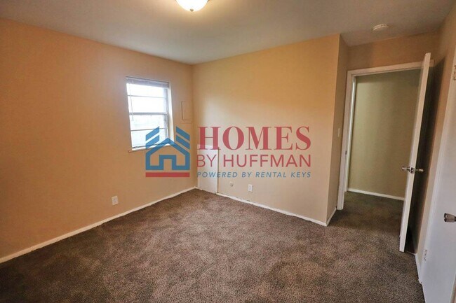 Building Photo - 844-844 Stanley Ave