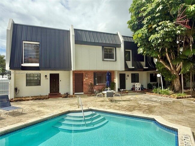 Primary Photo - 5555 Ludlam Rd