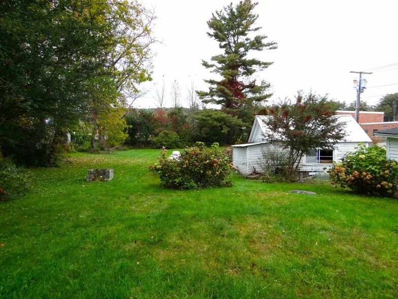 Building Photo - 25 School, 25