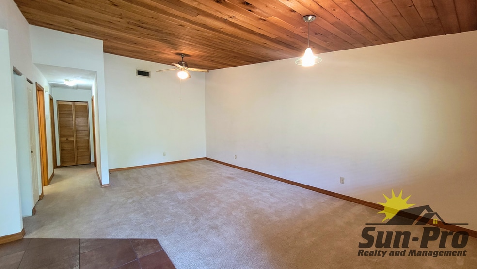 Building Photo - 1668 Spring Garden Ct