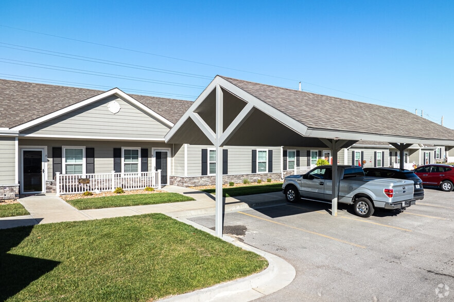 Primary Photo - Traditions Villas (55+)