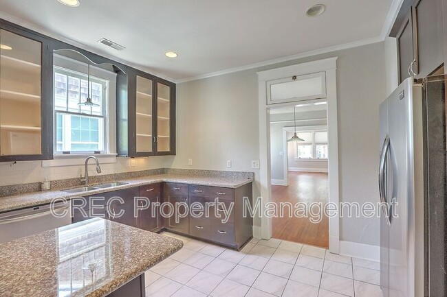 Building Photo - 831 Rutledge Ave