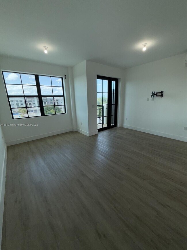 Building Photo - 4100 SW 64th Ave