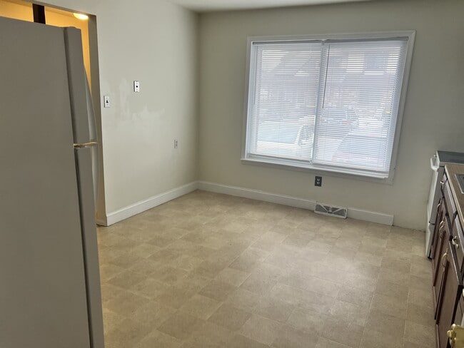 Building Photo - 18 Cedar Creek Ct