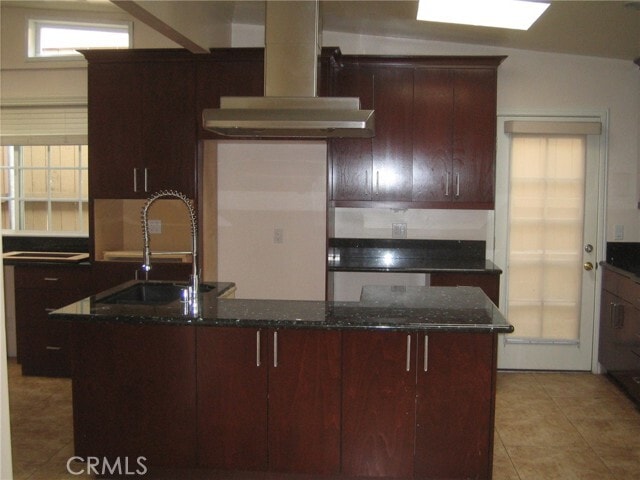 Building Photo - 5325 La Forest Dr
