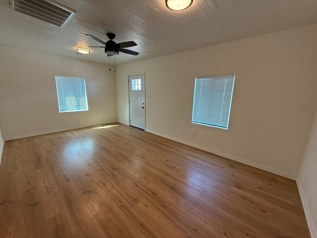 Building Photo - Remodeled 2 Bedroom w/ Utilities Included!