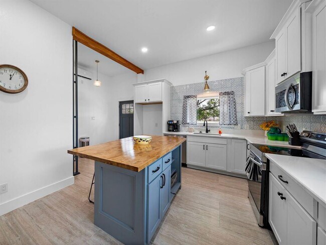 Building Photo - 2815 Avenue H
