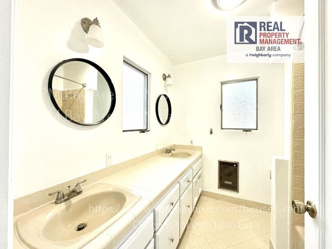 Building Photo - Bright 4-Bedroom, 2-Bath Single-Level Home with Bonus Room – Palo Alto