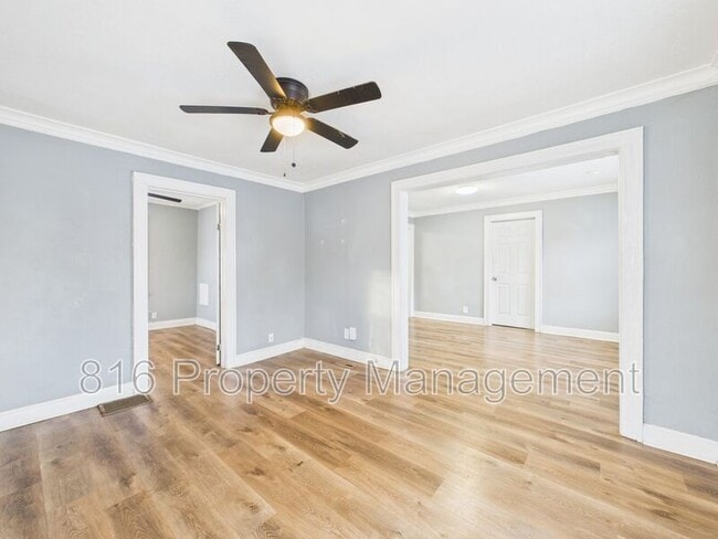 Building Photo - 3218 E 61st St