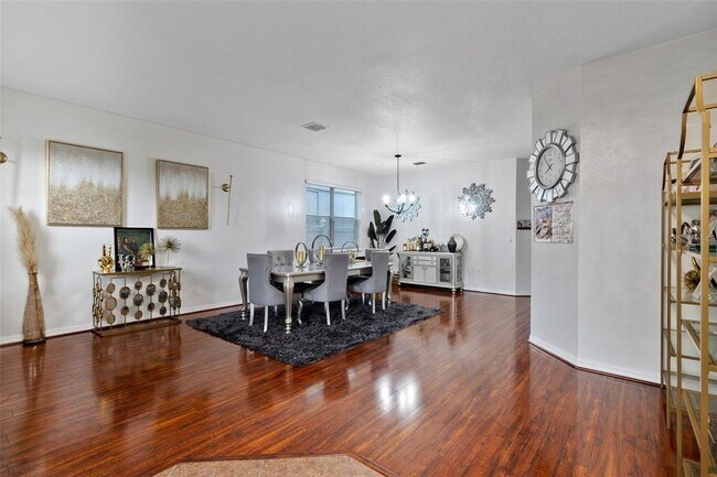 Building Photo - 15210 Montesino Dr