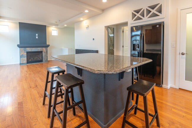 Building Photo - 4490 Vindaloo Dr