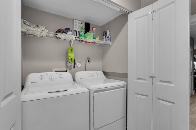 Building Photo - 60 Pelican Pointe Dr