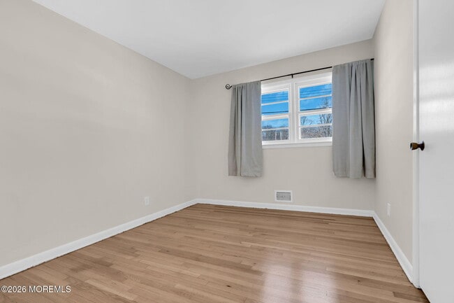 Building Photo - 7 Klein St