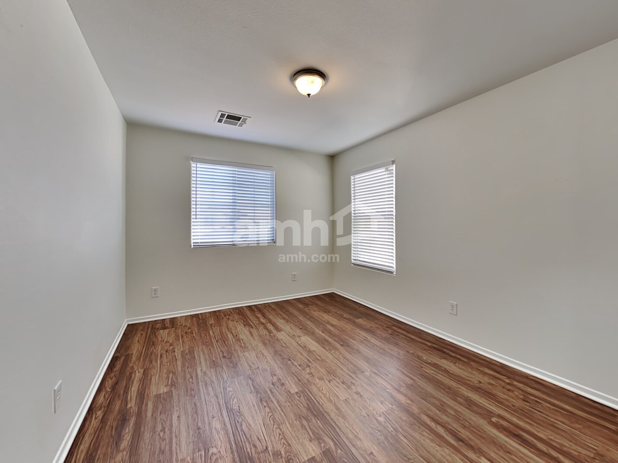 Building Photo - 6333 W Silver Ribbon Ct