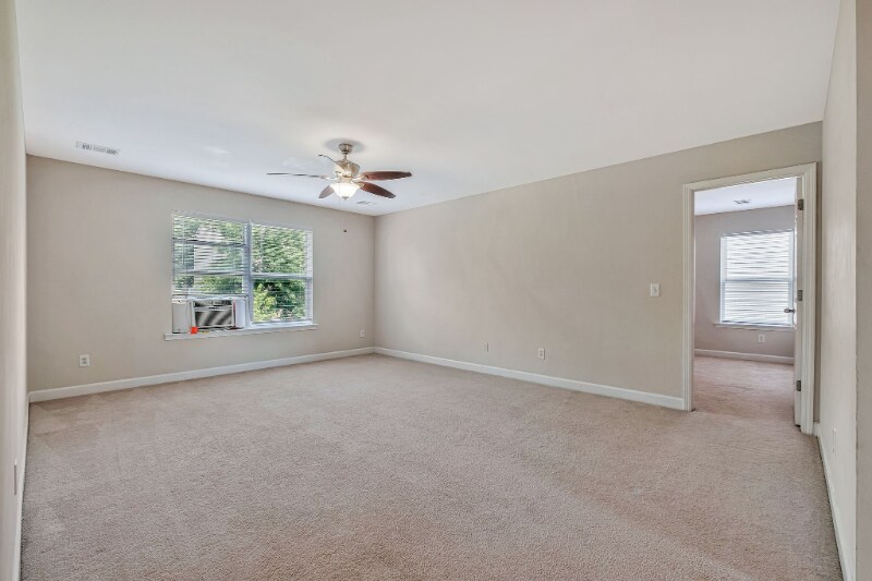 Building Photo - 2212 Wolford Cir