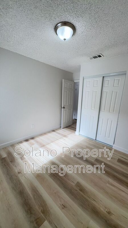 Building Photo - 1625 Park Ln