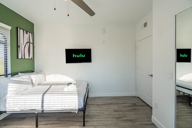 Building Photo - 2150 S 55th St