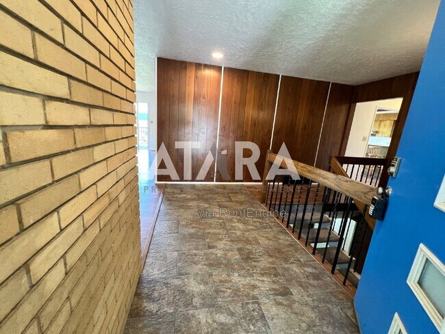 Building Photo - 270 2020 N