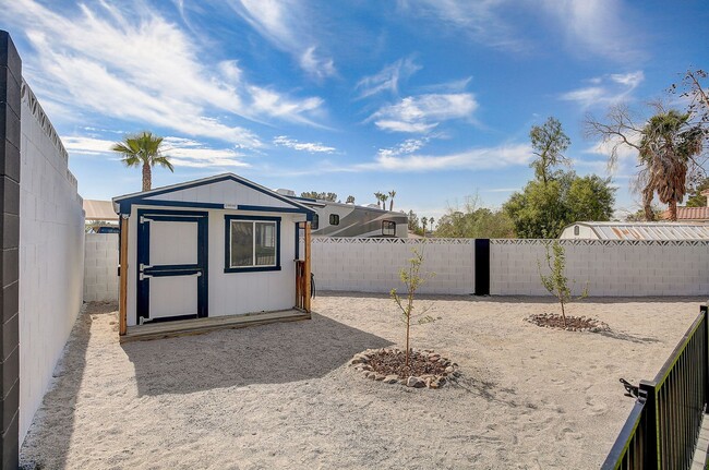 Building Photo - Luxury 4 Bed, 3 Bath, 3 Car Garage Home on...