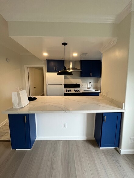 Building Photo - 1072 Laguna Ave
