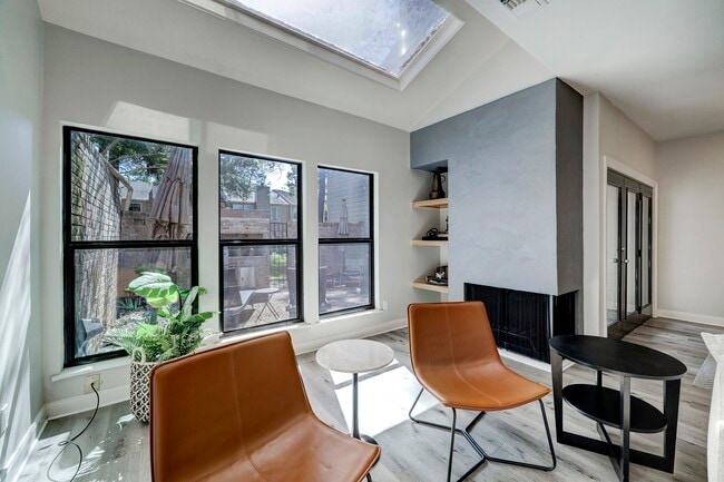 Building Photo - 12625 Memorial Dr