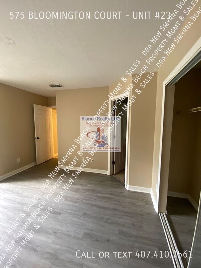 Building Photo - 575 Bloomington Ct