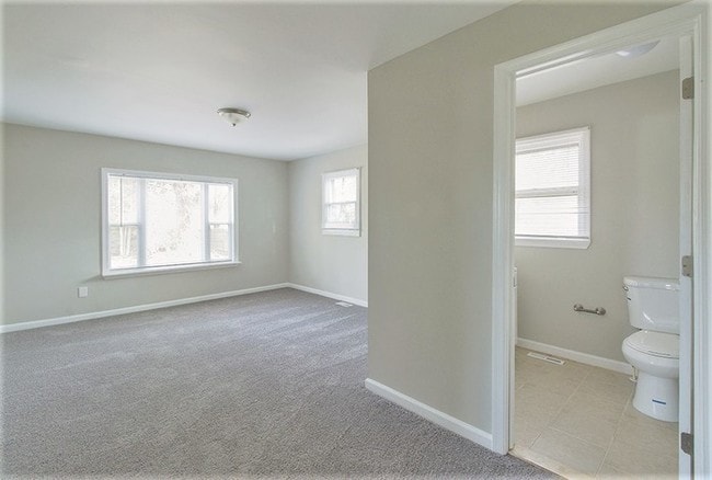 Building Photo - Spacious 3-bed 2-bath home in Williamstown!