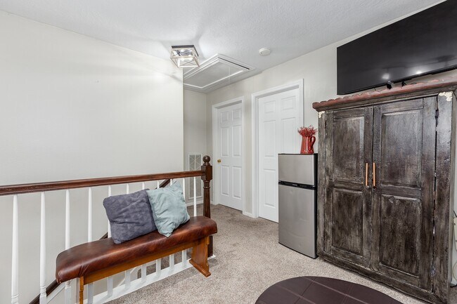 Building Photo - 5102 Natural Bridge Dr