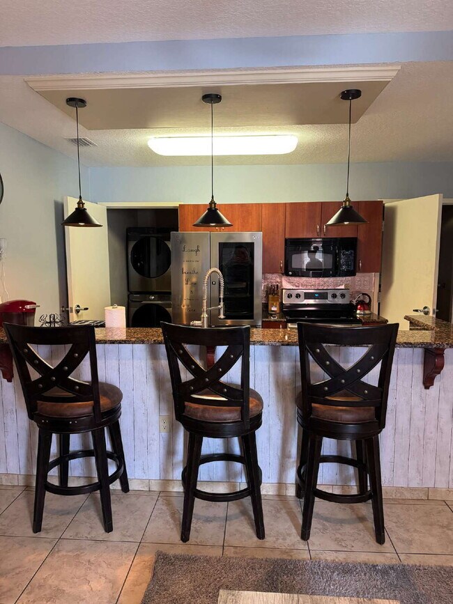 Building Photo - Super Convenient Destination Daytona
