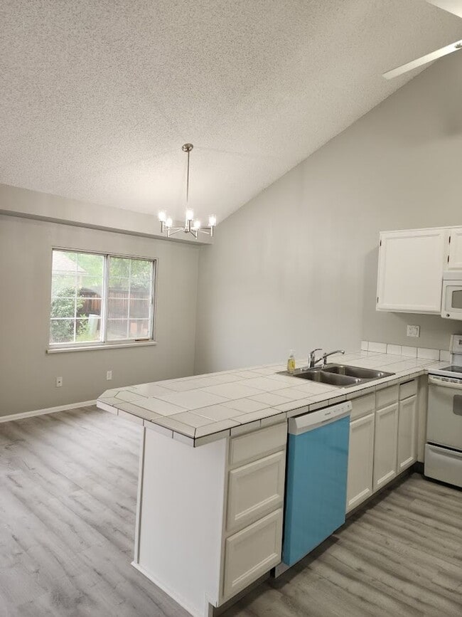 Building Photo - Long Realty & Property Management - Fully ...