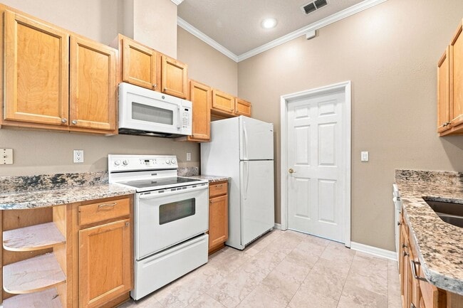Building Photo - 7505 Wimpole Dr