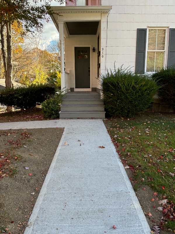 Building Photo - 210 Echo Lake Rd