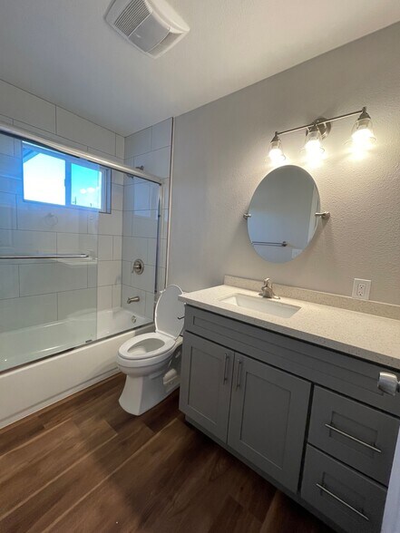 Building Photo - 1501 Berrellesa St