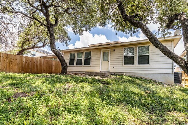 Building Photo - 802 Amber Knoll