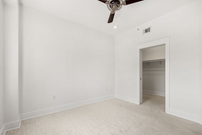 Building Photo - 531 S Gay St