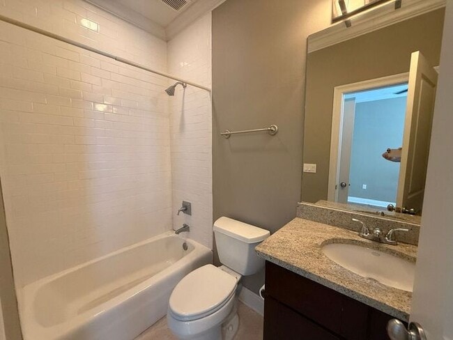 Building Photo - Navarre - Hidden Bay Village - 3 bedroom, 3 bathroom - Waterfront Townhome