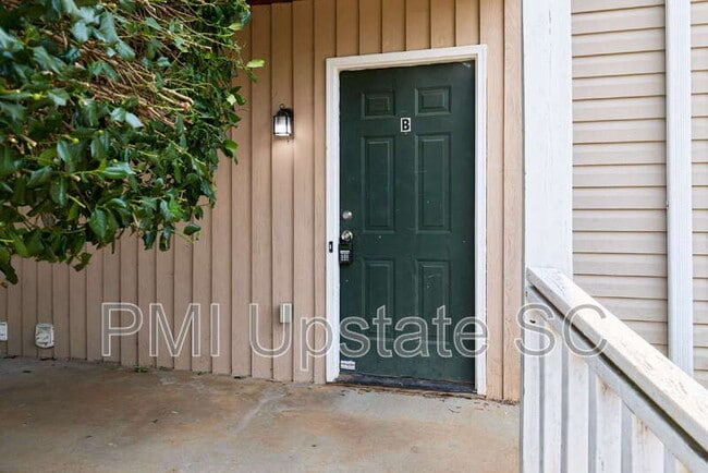 Building Photo - 111 Charlestowne Way