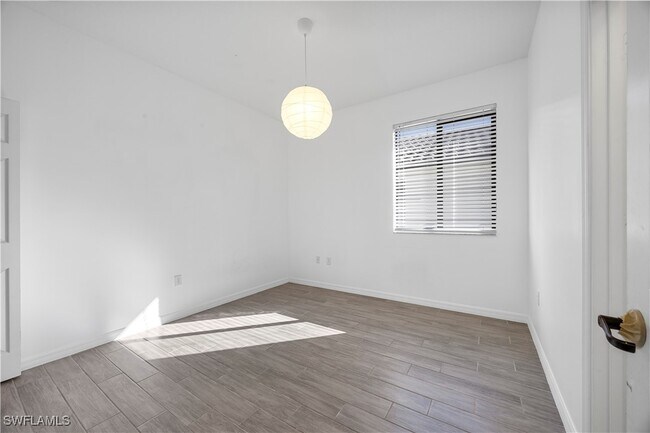 Building Photo - 5037 Arancia Ln