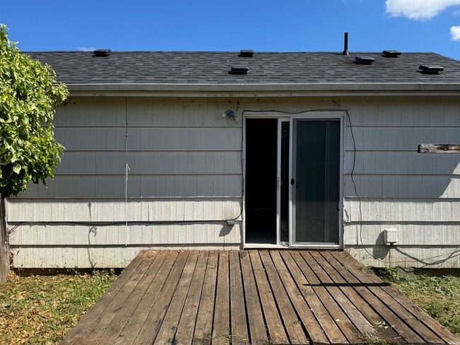Building Photo - Studio Apartment in Whiteaker