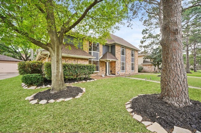 Building Photo - 15831 Ridge Park Dr