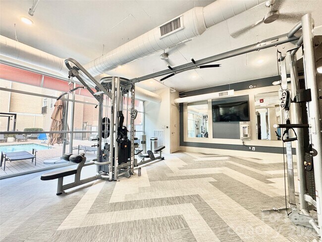 Building Photo - 905 Kenilworth Ave