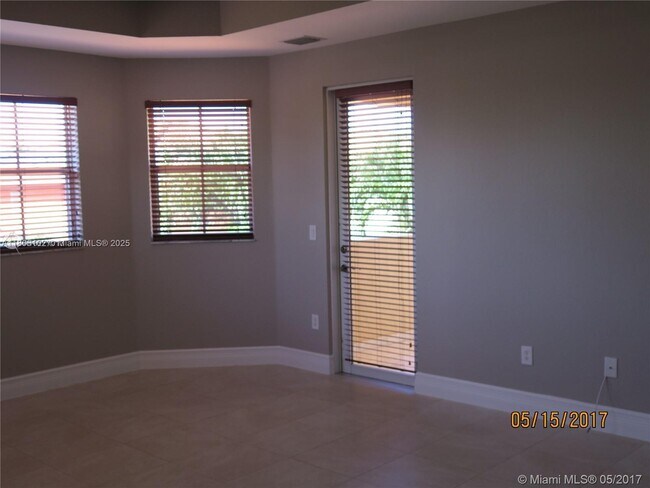 Building Photo - 15622 SW 31st Ln