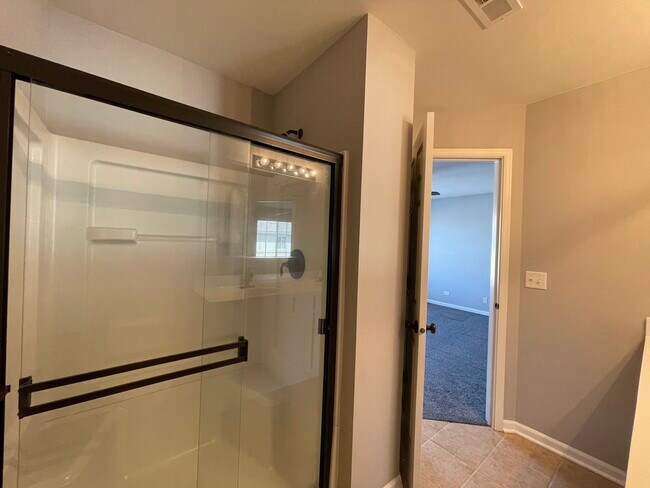 Building Photo - 3414 Cameron Dr