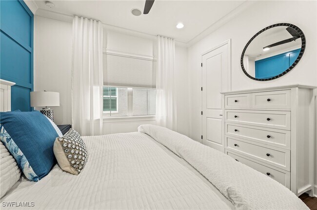 Building Photo - 6992 Saona CT
