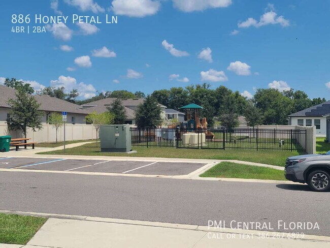 Building Photo - 886 Honey Petal Ln