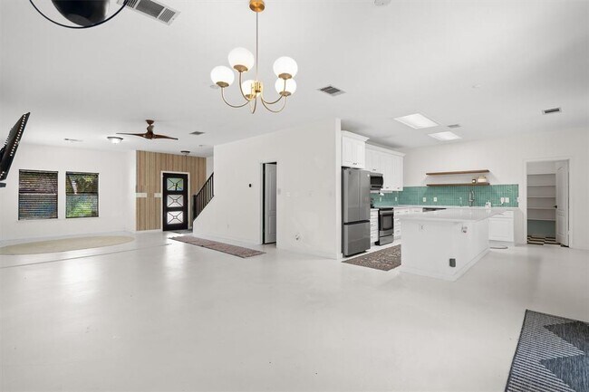 Building Photo - 8353 Steamline Cir
