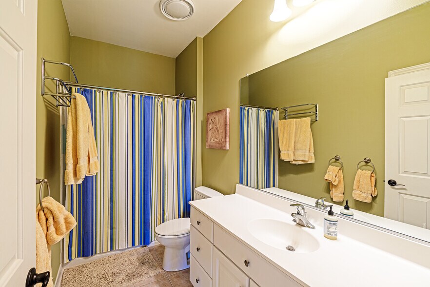Building Photo - 47333 Middle Bluff Pl