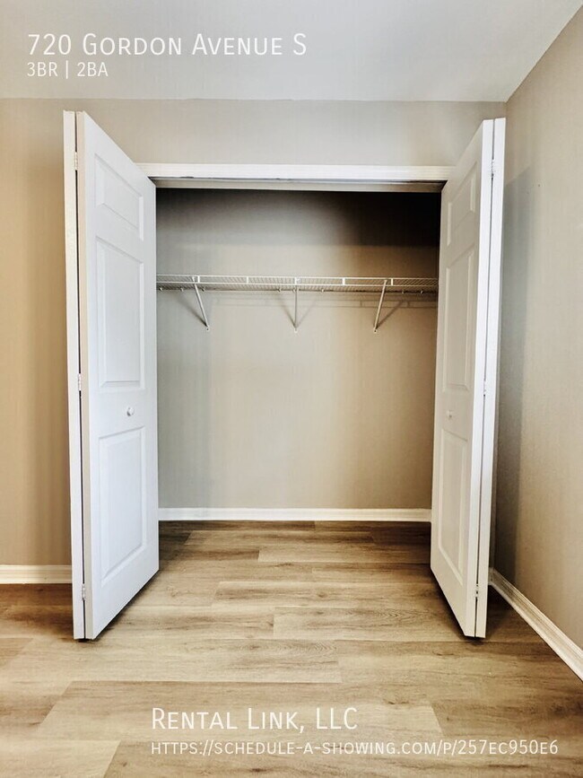 Building Photo - 720 Gordon Ave S